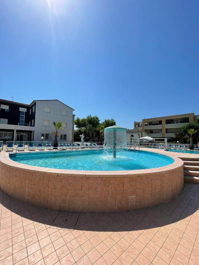 Village La Perla Bellaria-Igea Marina Exteriör bild