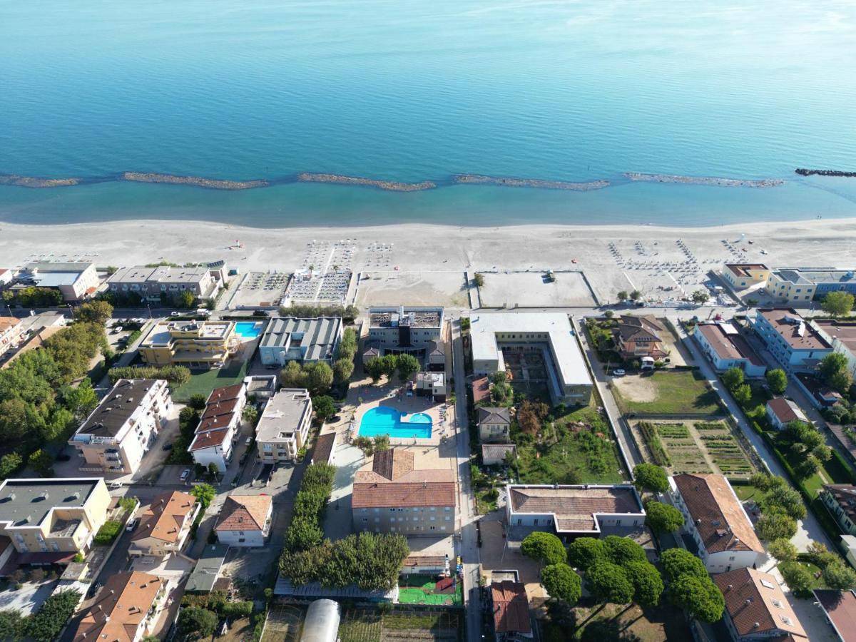 Village La Perla Bellaria-Igea Marina Exteriör bild