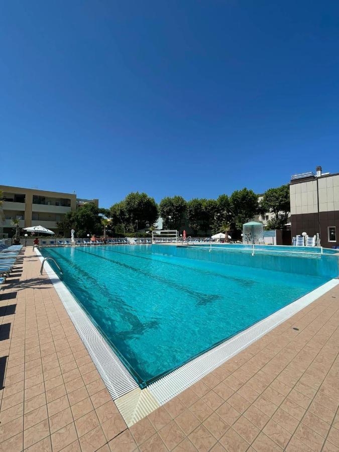 Village La Perla Bellaria-Igea Marina Exteriör bild