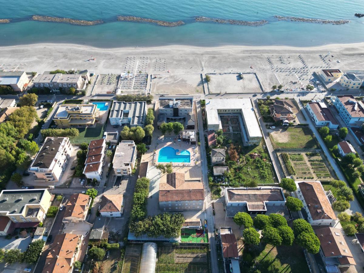 Village La Perla Bellaria-Igea Marina Exteriör bild