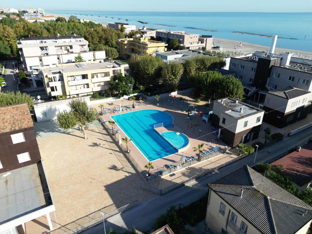 Village La Perla Bellaria-Igea Marina Exteriör bild